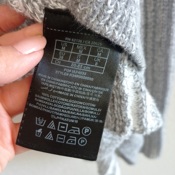 G by Guess 100% cotton size medium cardigan - Picture 3 of 4